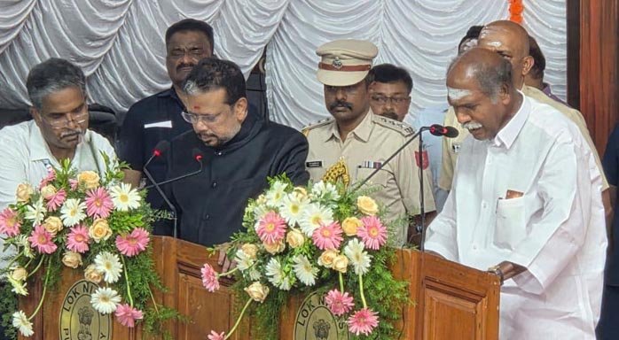 புதுச்சேரி முதல்வராக 5-வது முறையாக பதவியேற்றார் ரங்கசாமி
